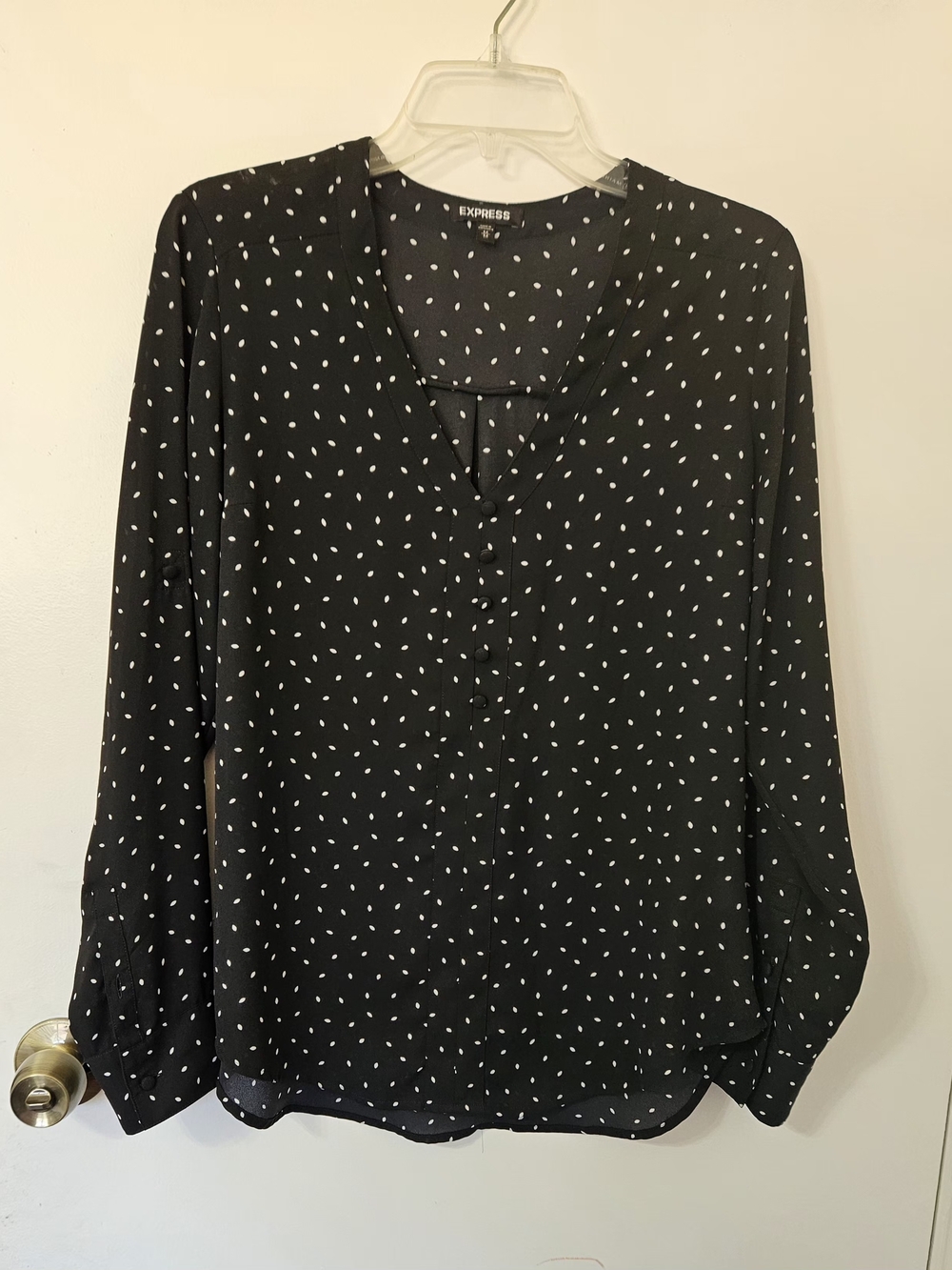 Express Black Polka Dot V-Neck Long Sleeve Blouse,size M-women's